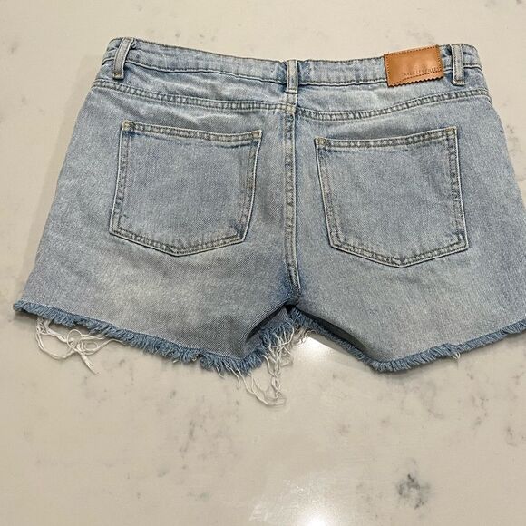 Avec Les Filles Women's Destructed Denim Shorts Sun Washed Blue Size 29 - Picture 4 of 7